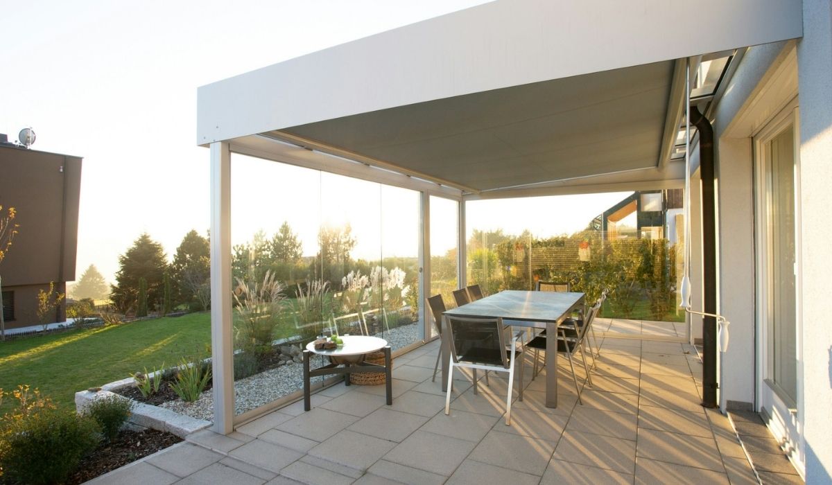 Une jolie pergola adossé à une maison