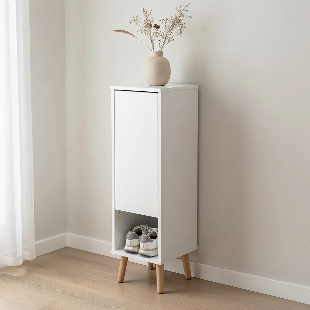 Meuble à chaussures étroit blanc dans une entrée minimaliste