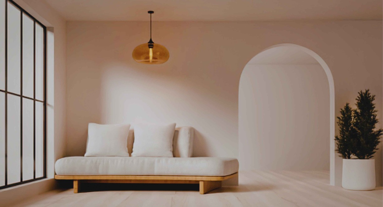 Salon minimaliste blanc avec mobilier épuré et lumière naturelle